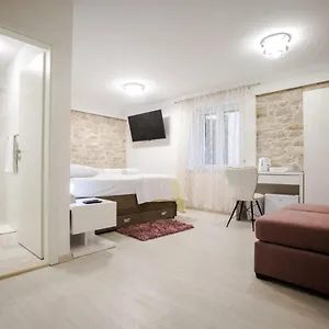 Guest house Lions Luxury, Split
